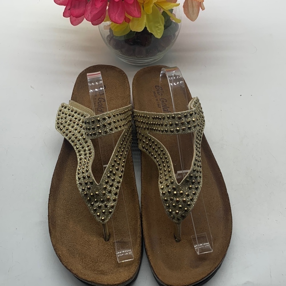 Bio Gold ahold Flip Flop Sandal with Bling Gold Studs Sz 9.5. MCS0701B